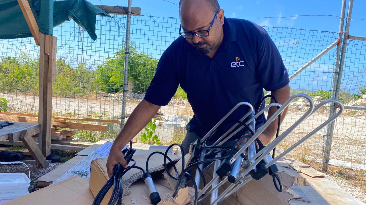 ETC in the Pacific strengthens telecommunications systems across the region. Pictured: radio network in Nauru is set up by the ETC for the National Emergency Services (NES).