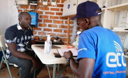 A registration at the ETC community centre in Bria. Photo: WFP/Elizabeth Millership